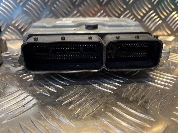 Kontaktslot + computer van een Mercedes-Benz B (W245) 2.0 B-180 CDI 16V 2008