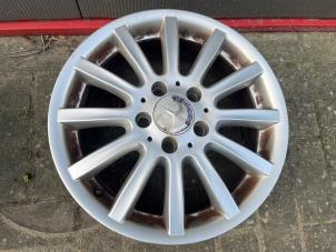 Gebruikte Velg Mercedes B (W245) 2.0 B-180 CDI 16V Prijs € 43,00 Margeregeling aangeboden door Tijdeman Mercedes Onderdelen