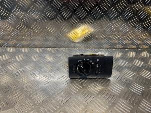 Gebruikte Licht Schakelaar Mercedes ML II (164/4JG) 3.0 ML-320 CDI 4-Matic V6 24V Prijs € 45,00 Margeregeling aangeboden door Tijdeman Mercedes Onderdelen