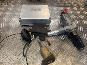 Gebruikte Kontaktslot + computer Mercedes SLK (R170) 2.3 230 K 16V Prijs € 250,00 Margeregeling aangeboden door Tijdeman Mercedes Onderdelen