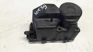 Gebruikte Motor Centrale Deurvergrendeling Mercedes E (C124) 2.0 200 CE Prijs € 60,00 Margeregeling aangeboden door Tijdeman Mercedes Onderdelen