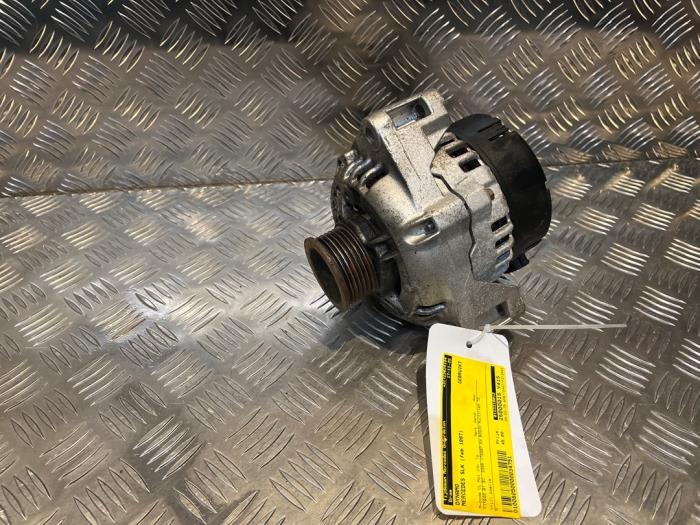 Gebruikte Dynamo Mercedes SLK (R170) 2.3 230 K 16V Prijs € 45,00 Margeregeling aangeboden door Tijdeman Mercedes Onderdelen