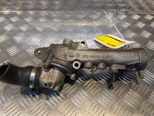 Gebruikte Thermostaathuis Mercedes SLK (R170) 2.3 230 K 16V Prijs € 35,00 Margeregeling aangeboden door Tijdeman Mercedes Onderdelen