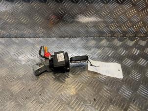 Gebruikte Kontaktslot + Sleutel Mercedes Citan (415.6) 1.5 109 CDI Prijs € 108,90 Inclusief btw aangeboden door Tijdeman Mercedes Onderdelen