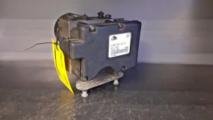 Gebruikte ABS Pomp Mercedes C Combi (S202) 2.2 C-220 TD 16V Prijs € 79,00 Margeregeling aangeboden door Tijdeman Mercedes Onderdelen