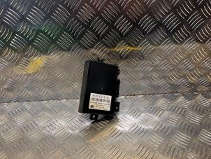 Gebruikte Module Trekhaak Mercedes C Sportcoupé (C203) 1.8 C-180K 16V Prijs € 95,00 Margeregeling aangeboden door Tijdeman Mercedes Onderdelen