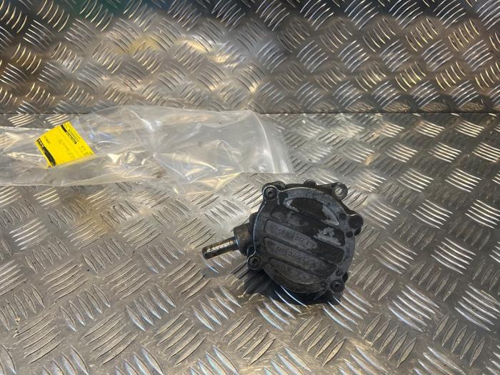 Gebruikte Vacuumpomp (Diesel) Mercedes Vito (639.6) 2.2 115 CDI 16V Prijs € 30,25 Inclusief btw aangeboden door Tijdeman Mercedes Onderdelen