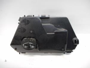 Gebruikte Schakelaar Stoelverwarming Mercedes S (W220) 5.0 S-500 V8 24V Prijs € 40,00 Margeregeling aangeboden door Tijdeman Mercedes Onderdelen