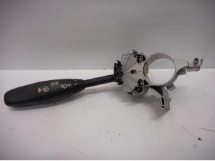 Gebruikte Pinker Schakelaar Mercedes S (W220) 5.0 S-500 V8 24V Prijs € 35,00 Margeregeling aangeboden door Tijdeman Mercedes Onderdelen