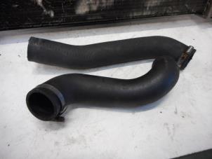 Gebruikte Koelwaterslang Mercedes Sprinter Prijs € 20,00 Margeregeling aangeboden door Tijdeman Mercedes Onderdelen