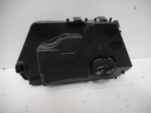 Gebruikte Schakelaar Stoelverwarming Mercedes S (W220) 5.0 S-500 V8 24V Prijs € 60,00 Margeregeling aangeboden door Tijdeman Mercedes Onderdelen