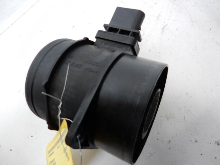 Luchtmassameter van een Mercedes-Benz Sprinter 3,5t (906.73) 215 CDI 16V 2008