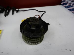 Gebruikte Chaufage Ventilatiemotor Mercedes E (W124) Prijs € 40,00 Margeregeling aangeboden door Tijdeman Mercedes Onderdelen