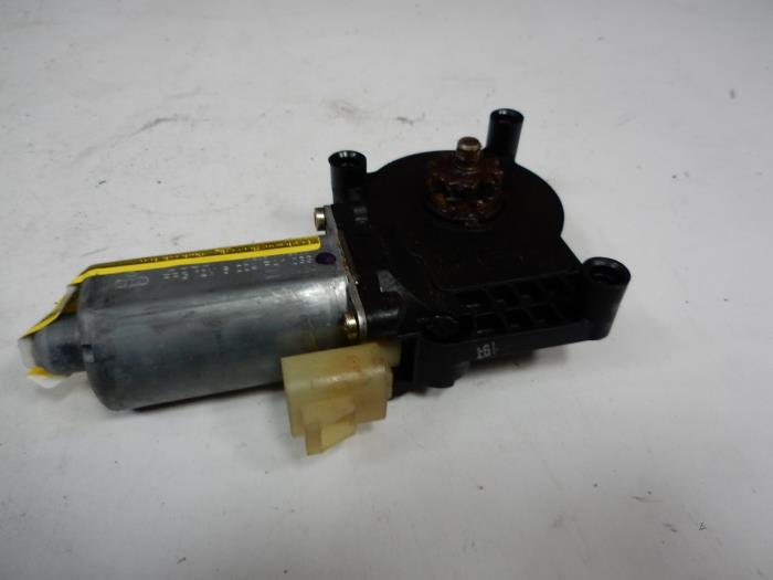 Raammotor Portier van een Mercedes-Benz ML I (163) 270 2.7 CDI 20V 2003