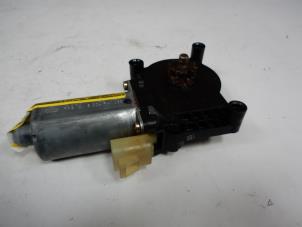 Gebruikte Raammotor Portier Mercedes ML I (163) 270 2.7 CDI 20V Prijs op aanvraag aangeboden door Tijdeman Mercedes Onderdelen