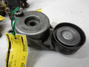 Gebruikte Spanrol Multiriem Mercedes ML II (164/4JG) 3.0 ML-280 CDI 4-Matic V6 24V Prijs € 40,00 Margeregeling aangeboden door Tijdeman Mercedes Onderdelen