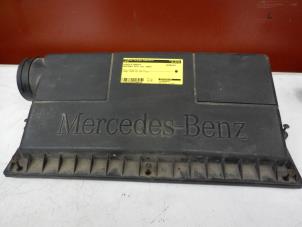 Gebruikte Luchtfilterhuis Mercedes Vito (639.7) 2.2 111 CDI 16V Prijs € 15,00 Margeregeling aangeboden door Tijdeman Mercedes Onderdelen