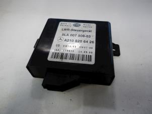 Gebruikte Verlichtings Module Mercedes CLK (C208) 2.0 200K 16V Prijs € 30,00 Margeregeling aangeboden door Tijdeman Mercedes Onderdelen