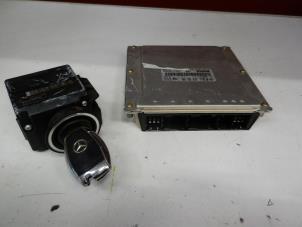 Gebruikte Computer Motormanagement Mercedes C (W203) 2.2 C-200 CDI 16V Prijs op aanvraag aangeboden door Tijdeman Mercedes Onderdelen