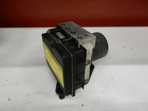 Gebruikte ABS Pomp Mercedes Sprinter 3,5t (906.63) 310 CDI 16V Prijs € 181,50 Inclusief btw aangeboden door Tijdeman Mercedes Onderdelen