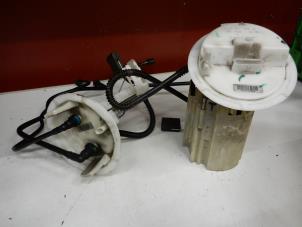 Gebruikte Tank element Pomp Mercedes C (W204) 2.2 C-200 CDI 16V Prijs op aanvraag aangeboden door Tijdeman Mercedes Onderdelen