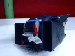 Gebruikte Kachel Ventilatiemotor Mercedes ML I (163) 270 2.7 CDI 20V Prijs op aanvraag aangeboden door Tijdeman Mercedes Onderdelen