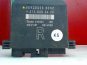 Gebruikte Centrale Deurvergrendelings Module Mercedes E (W210) 2.0 E-200K 16V Prijs € 25,00 Margeregeling aangeboden door Tijdeman Mercedes Onderdelen