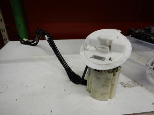 Gebruikte Tank element Pomp Mercedes C (W204) 2.2 C-200 CDI 16V Prijs € 50,00 Margeregeling aangeboden door Tijdeman Mercedes Onderdelen