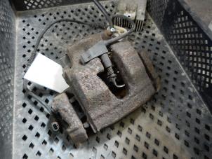 Gebruikte Draagarm onder links-voor Mercedes CLK (C208) 2.0 200 16V Prijs € 50,00 Margeregeling aangeboden door Tijdeman Mercedes Onderdelen