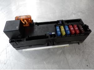 Gebruikte Zekeringkast Mercedes CLK (C208) 2.0 200 16V Prijs € 35,00 Margeregeling aangeboden door Tijdeman Mercedes Onderdelen