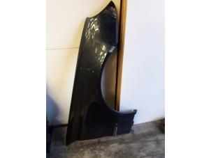 Gebruikte Scherm rechts-voor Mercedes E (W211) 2.7 E-270 CDI 20V Prijs € 70,00 Margeregeling aangeboden door Tijdeman Mercedes Onderdelen