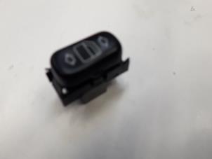 Gebruikte Ruit schakelaar elektrisch Mercedes SLK (R170) 2.3 230 K 16V Prijs € 12,00 Margeregeling aangeboden door Tijdeman Mercedes Onderdelen