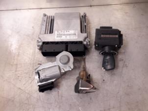 Gebruikte Computer Motormanagement Mercedes E Combi (S211) 2.2 E-220 CDI 16V Prijs € 400,00 Margeregeling aangeboden door Tijdeman Mercedes Onderdelen