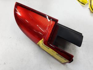 Gebruikte Reflector achterklep links Mercedes Vito (639.7) 3.0 120 CDI V6 24V Prijs € 24,20 Inclusief btw aangeboden door Tijdeman Mercedes Onderdelen