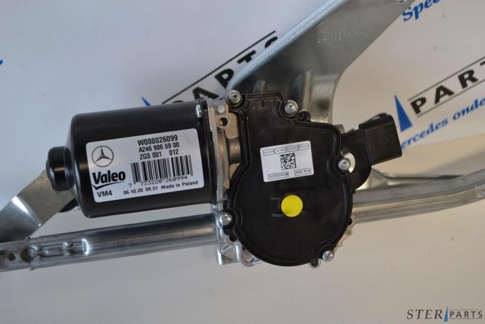 Ruitenwismotor+Mechaniek van een Mercedes-Benz B (W246,242) 1.6 B-180 BlueEFFICIENCY Turbo 16V 2012