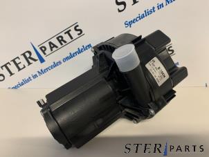 Nieuwe Secundaire Pomp Mercedes S (W220) 5.0 S-500 V8 24V 4-Matic Prijs € 362,40 Inclusief btw aangeboden door Sterparts Mercedes specialist