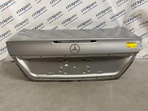 Gebruikte Kofferdeksel Mercedes E (W211) 2.2 E-200 CDI 16V Prijs € 100,00 Margeregeling aangeboden door Sterparts Mercedes specialist