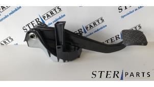 Gebruikte Rempedaal Mercedes E Estate (S212) E-200 CDI 16V BlueEfficiency,BlueTEC Prijs € 19,50 Margeregeling aangeboden door Sterparts Mercedes specialist