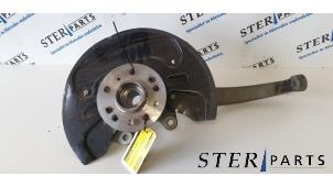 Gebruikte Fusee links-voor Mercedes R (W251) 3.5 350 V6 24V 4-Matic Prijs € 125,00 Margeregeling aangeboden door Sterparts Mercedes specialist