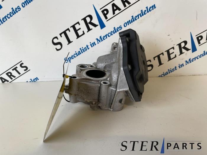 Gebruikte Uitlaat gasklep (EGR) Mercedes E Estate (S212) E-200 CDI 16V BlueEfficiency,BlueTEC Prijs € 24,95 Margeregeling aangeboden door Sterparts Mercedes specialist