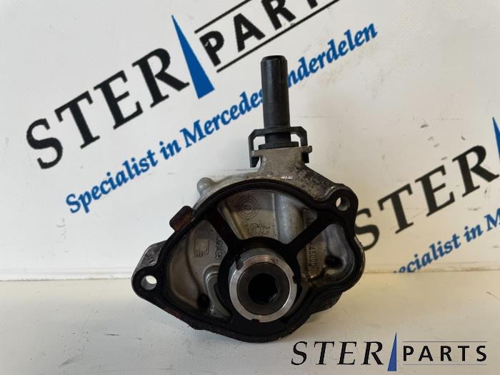 Gebruikte Vacuumpomp Rembekrachtiging Mercedes E Estate (S212) E-200 CDI 16V BlueEfficiency,BlueTEC Prijs € 50,00 Margeregeling aangeboden door Sterparts Mercedes specialist