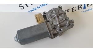 Gebruikte Raammotor Portier Mercedes S (W140) 2.8 300 SE Prijs € 50,00 Margeregeling aangeboden door Sterparts Mercedes specialist
