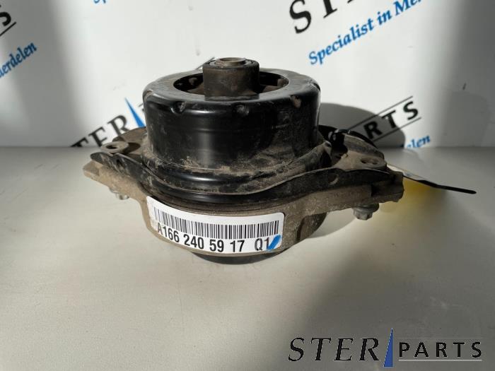 Gebruikte Motorrubber Mercedes ML III (166) 3.0 ML-400 V6 24V Turbo 4-Matic Prijs € 45,00 Margeregeling aangeboden door Sterparts Mercedes specialist