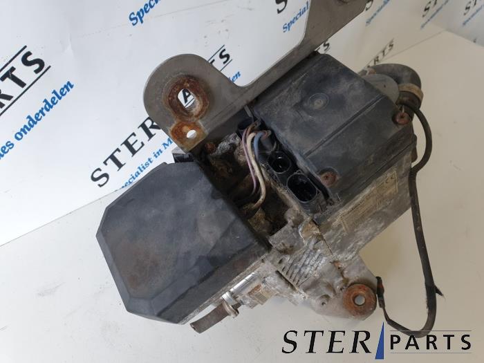 Standkachel van een Mercedes-Benz S (W220) 3.2 S-320 CDI 2003