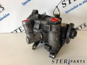 Gebruikte Pomp Servo Mercedes E (W210) 2.2 E-200 CDI 16V Prijs € 50,00 Margeregeling aangeboden door Sterparts Mercedes specialist
