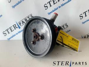 Gebruikte Pomp Servo Mercedes E (W210) 2.7 E-270 CDI 20V Prijs € 50,00 Margeregeling aangeboden door Sterparts Mercedes specialist