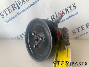 Gebruikte Pomp Servo Mercedes E (W210) 2.7 E-270 CDI 20V Prijs € 50,00 Margeregeling aangeboden door Sterparts Mercedes specialist