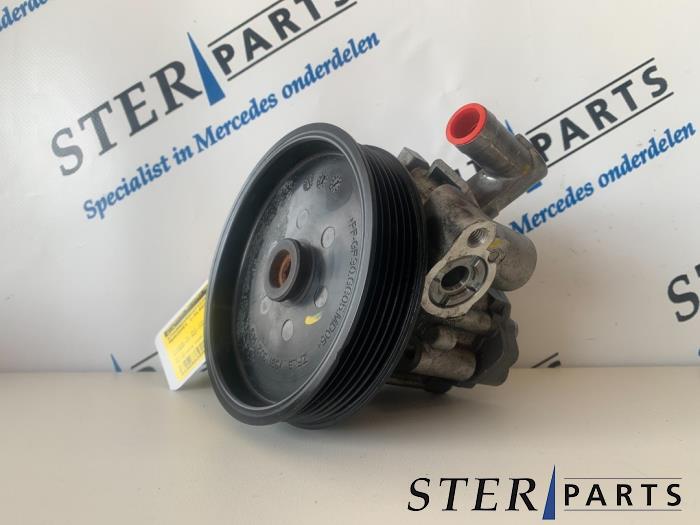Gebruikte Servopomp Mercedes C (W204) 1.8 C-180 CGI 16V Prijs € 195,00 Margeregeling aangeboden door Sterparts Mercedes specialist