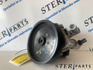 Gebruikte Pomp Servo Mercedes E (W212) E-250 CGI 16V BlueEfficiency Prijs € 195,00 Margeregeling aangeboden door Sterparts Mercedes specialist