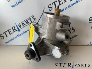 Gebruikte Servopomp Mercedes 190 D (W201) 2.0 D Prijs € 45,00 Margeregeling aangeboden door Sterparts Mercedes specialist